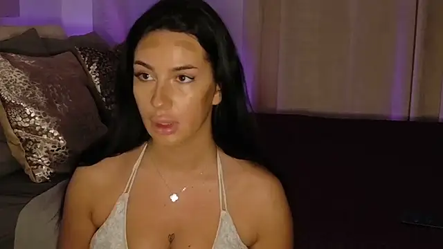 LuanaDess online show from February 27, 2026, 5:13 pm