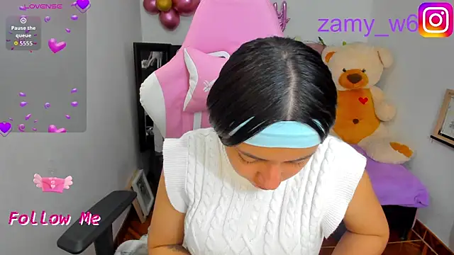 karla cute01 online show from November 3, 2025, 4:39 am