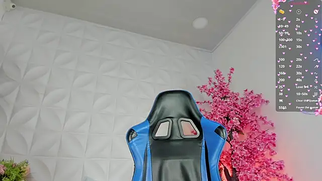 cloe yeraldy  online show from December 17, 2025, 2:27 am