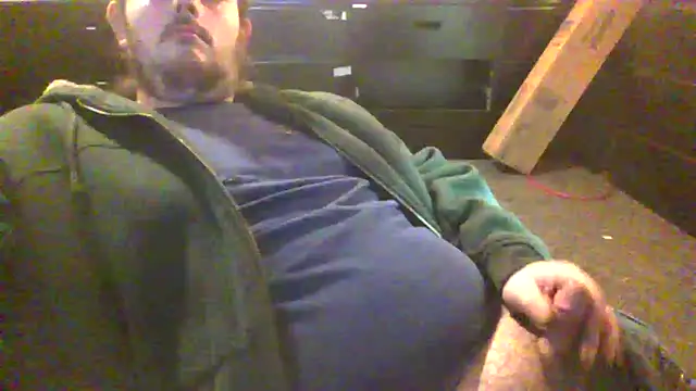 daddysmalldick502 online show from February 13, 2026, 3:01 pm