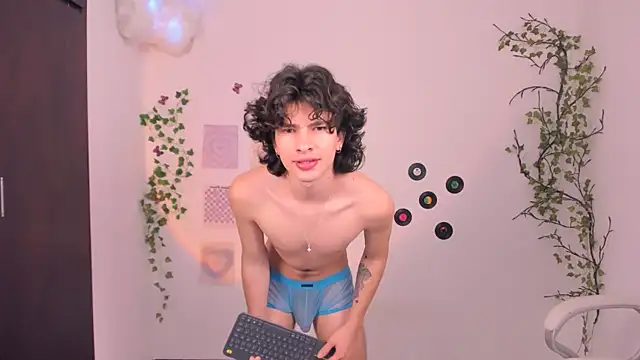 Snapshot of Angelo_duarte chatting on September 24, 2025, 6:03 pm Angelo duarte online show from September 24, 2025, 6:03 pm