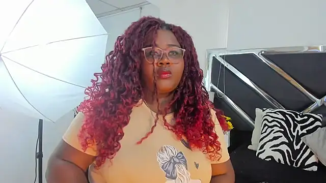 BritannyJhonsons online show from October 1, 2025, 8:35 pm