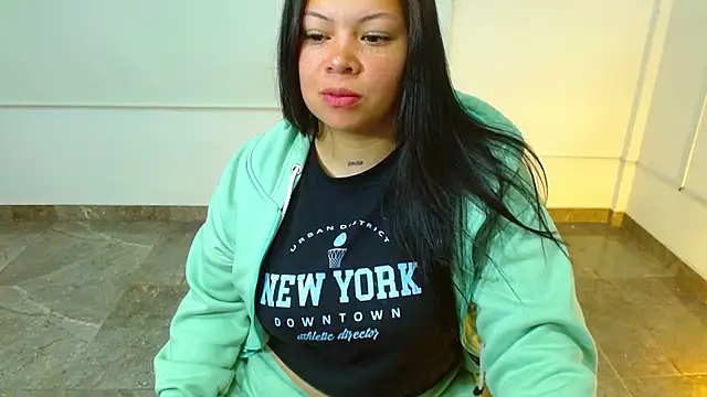 Snapshot of martinna_tay chatting on March 16, 2025, 3:04 am martinna tay online show from March 16, 2025, 3:04 am