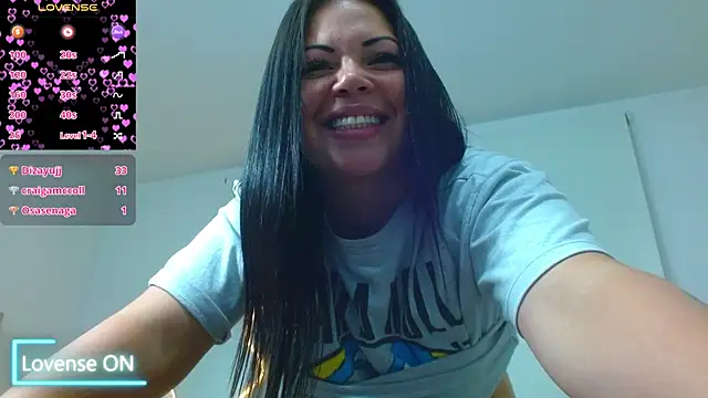 Snapshot of martinna_tay chatting on March 21, 2025, 6:16 am martinna tay online show from March 21, 2025, 6:16 am