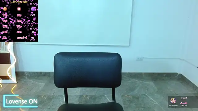 Snapshot of martinna_tay chatting on March 22, 2025, 5:28 am martinna tay online show from March 22, 2025, 5:28 am