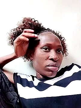 LOVELY-2BERRY online show from October 16, 2025, 7:38 am