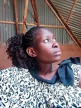 LOVELY-2BERRY online show from November 2, 2025, 7:13 am