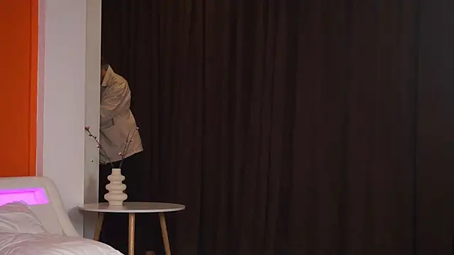 LovingBlondie online show from February 28, 2026, 4:56 am