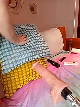 Timide girl2 online show from March 2, 2026, 7:15 am