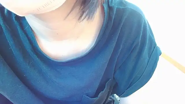 Snapshot of CherryMomo chatting on November 21, 2025, 12:20 am CherryMomo online show from November 21, 2025, 12:20 am