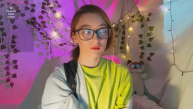 Snapshot of monlight__dana chatting on December 2, 2024, 10:24 am monlight  dana online show from December 2, 2024, 10:24 am