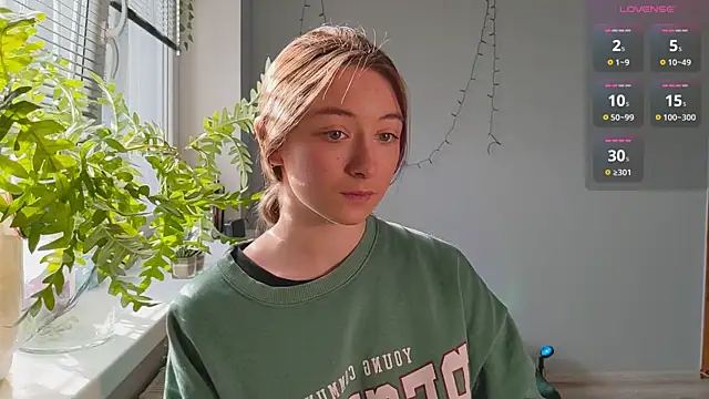 Snapshot of monlight__dana chatting on February 1, 2025, 9:54 am monlight  dana online show from February 1, 2025, 9:54 am