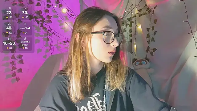 Snapshot of monlight__dana chatting on December 7, 2024, 1:35 pm monlight  dana online show from December 7, 2024, 1:35 pm