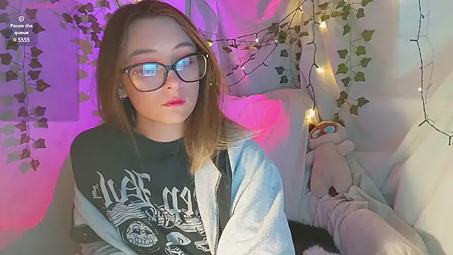 Snapshot of monlight__dana chatting on December 4, 2024, 12:19 pm monlight  dana online show from December 4, 2024, 12:19 pm