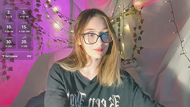 Snapshot of monlight__dana chatting on December 7, 2024, 5:37 pm monlight  dana online show from December 7, 2024, 5:37 pm