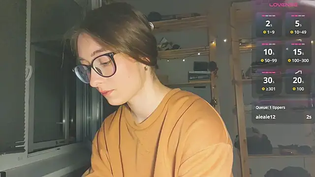 Snapshot of monlight__dana chatting on October 9, 2025, 10:43 pm monlight  dana online show from October 9, 2025, 10:43 pm