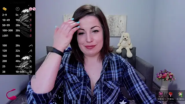 Snapshot of Emily_Midlton chatting on October 21, 2025, 6:24 am Emily Midlton online show from October 21, 2025, 6:24 am