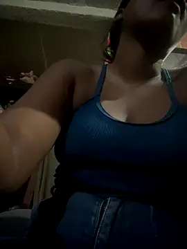 Snapshot of Berry_Bans chatting on October 26, 2025, 11:27 pm Berry Bans online show from October 26, 2025, 11:27 pm