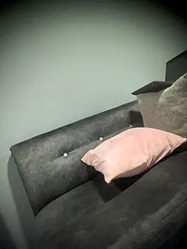 Snapshot of Berry_Bans chatting on November 15, 2025, 2:04 am Berry Bans online show from November 15, 2025, 2:04 am