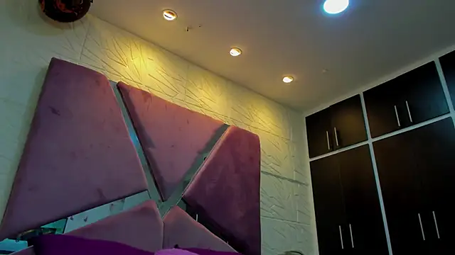 Charlotte Ice1 online show from November 15, 2025, 4:00 pm