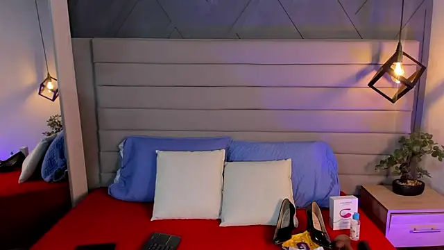 LadyLuminary online show from November 7, 2025, 7:29 pm