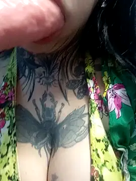 Snapshot of frutylla chatting on December 27, 2024, 10:37 pm frutylla online show from December 27, 2024, 10:37 pm