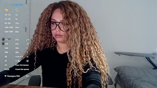  Just a queen 3 online show from March 8, 2026, 9:12 am