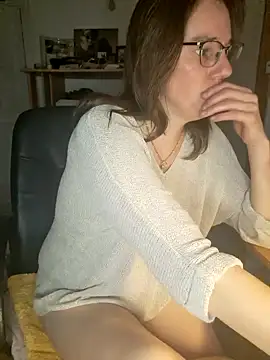 SpiceLea online show from January 29, 2025, 5:56 pm