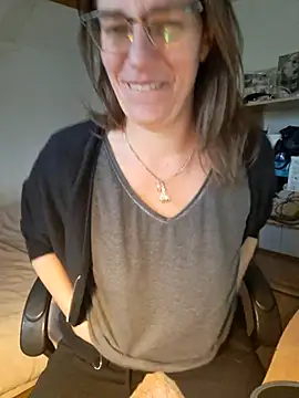 SpiceLea online show from February 21, 2025, 12:38 pm