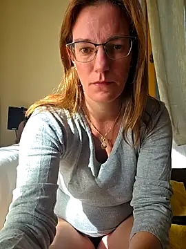 SpiceLea online show from September 29, 2025, 8:21 am