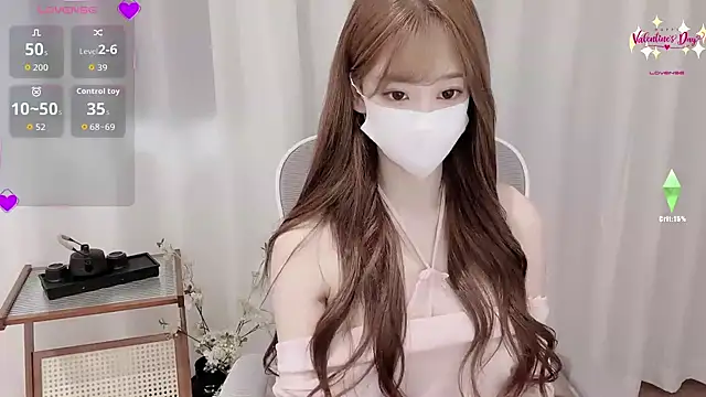 Yuuuuuly online show from December 19, 2025, 12:03 am