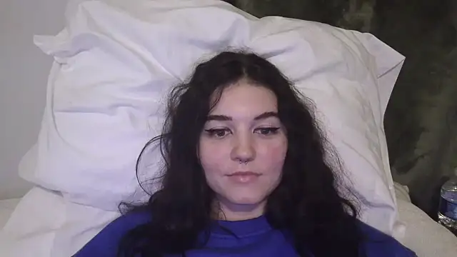 Snapshot of amandabbyxo chatting on December 13, 2024, 2:21 am amandabbyxo online show from December 13, 2024, 2:21 am