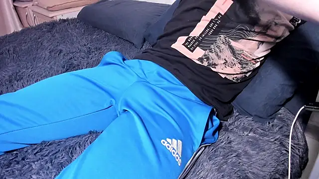 Snapshot of tailer_ chatting on December 3, 2024, 4:44 pm tailer online show from December 3, 2024, 4:44 pm