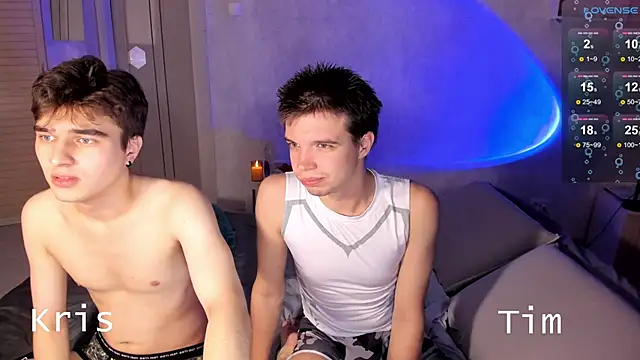 Snapshot of tailer_ chatting on October 22, 2025, 8:30 pm tailer online show from October 22, 2025, 8:30 pm