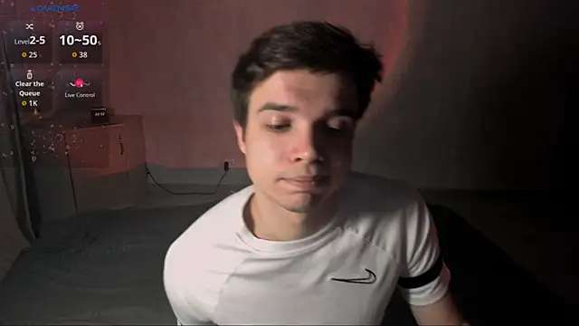 Snapshot of tailer_ chatting on January 18, 2026, 10:13 pm tailer online show from January 18, 2026, 10:13 pm