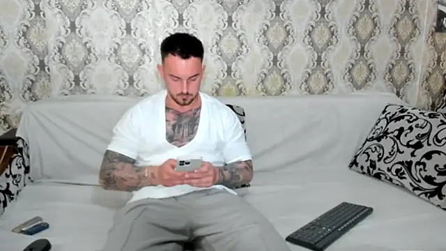 Jonmusclemaster online show from April 15, 2026, 7:51 pm