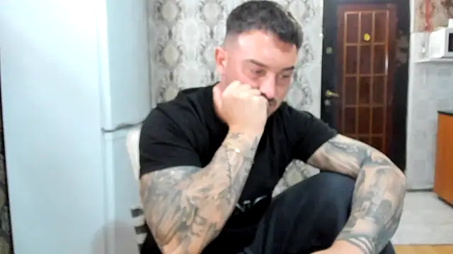 Snapshot of Jonmusclemaster chatting on May 21, 2026, 8:39 pm Jonmusclemaster online show from May 21, 2026, 8:39 pm
