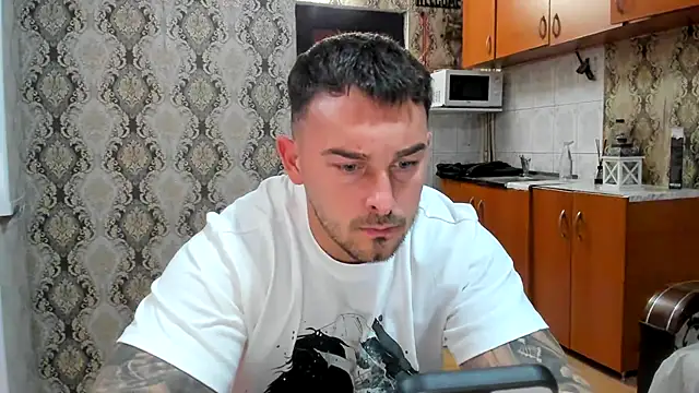 Snapshot of Jonmusclemaster chatting on October 27, 2025, 8:54 pm Jonmusclemaster online show from October 27, 2025, 8:54 pm