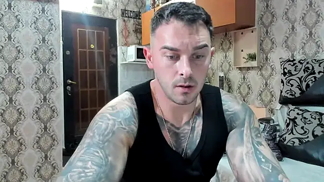 Snapshot of Jonmusclemaster chatting on October 21, 2025, 7:24 pm Jonmusclemaster online show from October 21, 2025, 7:24 pm