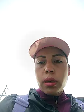 Snapshot of _andrea30 chatting on October 27, 2025, 11:33 am andrea30 online show from October 27, 2025, 11:33 am