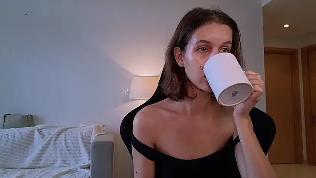 VanessaBayer2 online show from December 27, 2024, 2:36 am