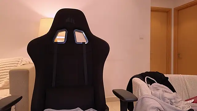 VanessaBayer2 online show from January 24, 2025, 10:08 pm