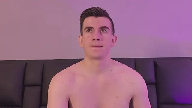 MikaelSlow online show from April 3, 2026, 3:13 am