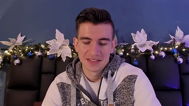 MikaelSlow online show from December 5, 2025, 3:27 am