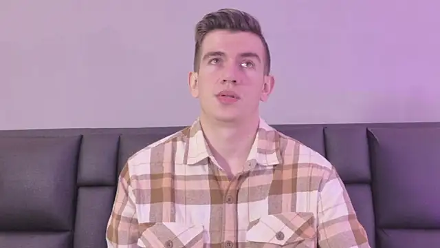 MikaelSlow online show from April 4, 2026, 3:29 pm