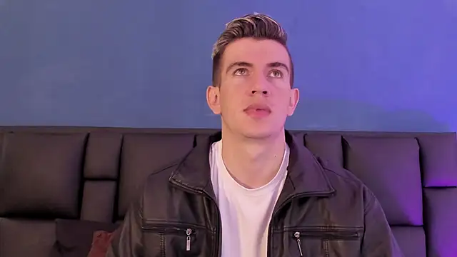 MikaelSlow online show from February 1, 2026, 4:11 am