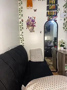 Snapshot of Melanin_babygal chatting on December 15, 2025, 7:20 pm Melanin babygal online show from December 15, 2025, 7:20 pm