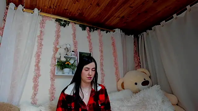 Snapshot of Idara_and_Edahi01 chatting on November 11, 2025, 1:28 pm Idara and Edahi01 online show from November 11, 2025, 1:28 pm