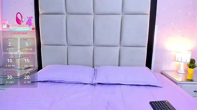 Snapshot of HannaClarrk_ chatting on September 29, 2025, 1:17 pm HannaClarrk online show from September 29, 2025, 1:17 pm