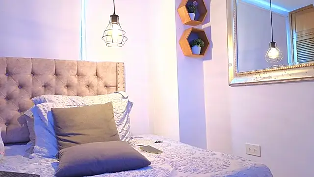 Snapshot of Anya_Texas chatting on November 12, 2025, 8:01 pm Anya Texas online show from November 12, 2025, 8:01 pm